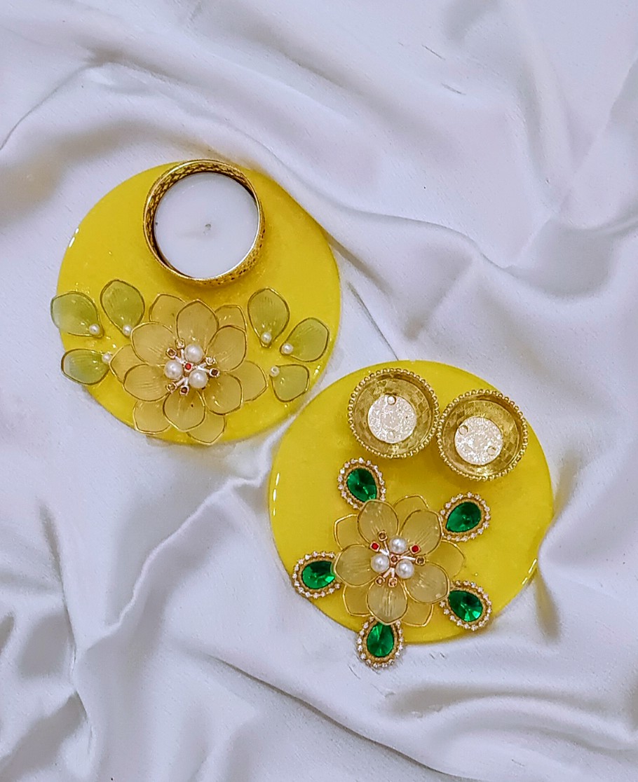 Elegant Tilak Platters with T-light Candle Holder  - Gift Hamper 